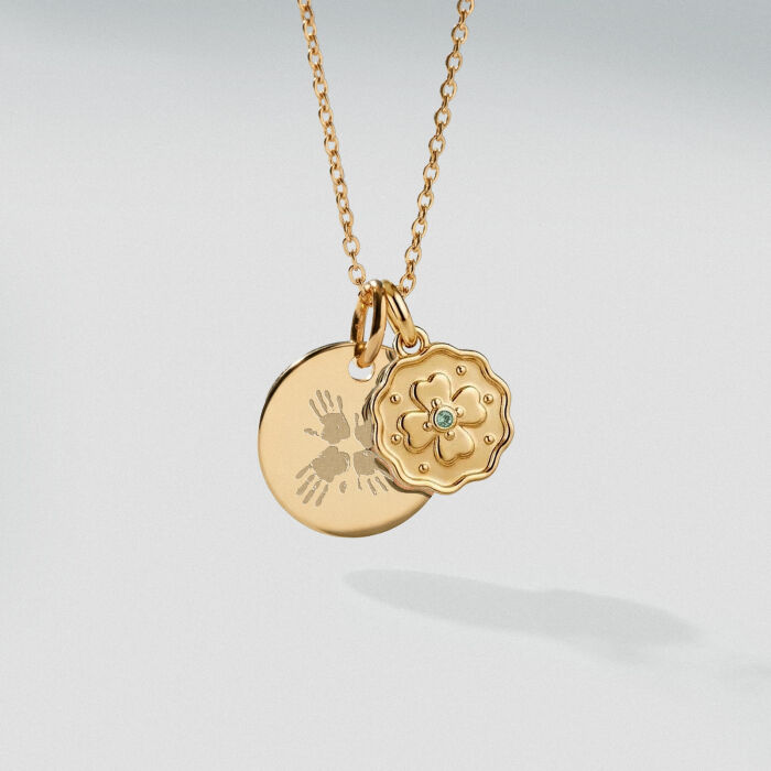 Pendentif personnalisé médaille gravée plaqué or 15 mm et breloque trèfle mini zircon vert 10 mm - empreintes
