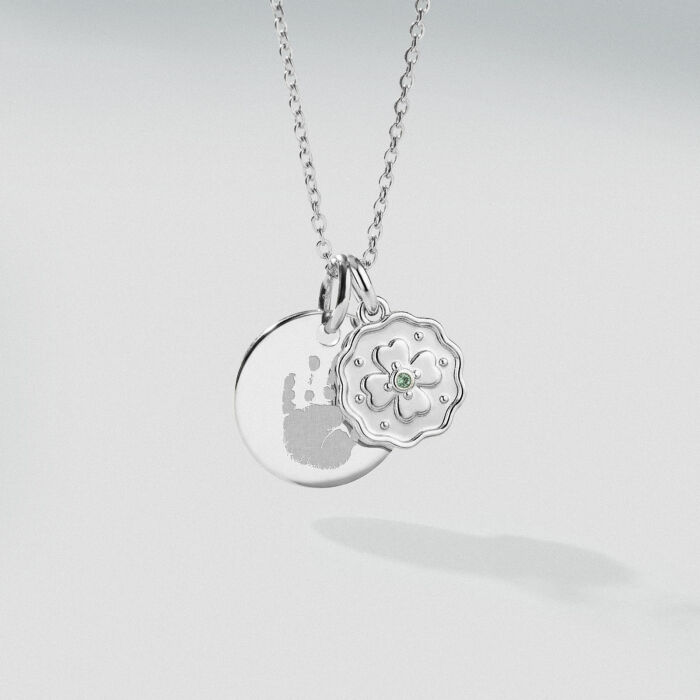 Pendentif personnalisé médaille gravée argent 15 mm et breloque trèfle mini zircon vert 10 mm - empreinte