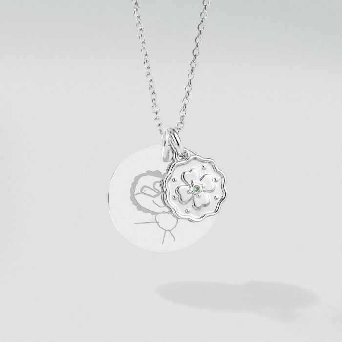 Pendentif personnalisé médaille gravée argent 19 mm et breloque trèfle mini zircon vert 10 mm - dessin