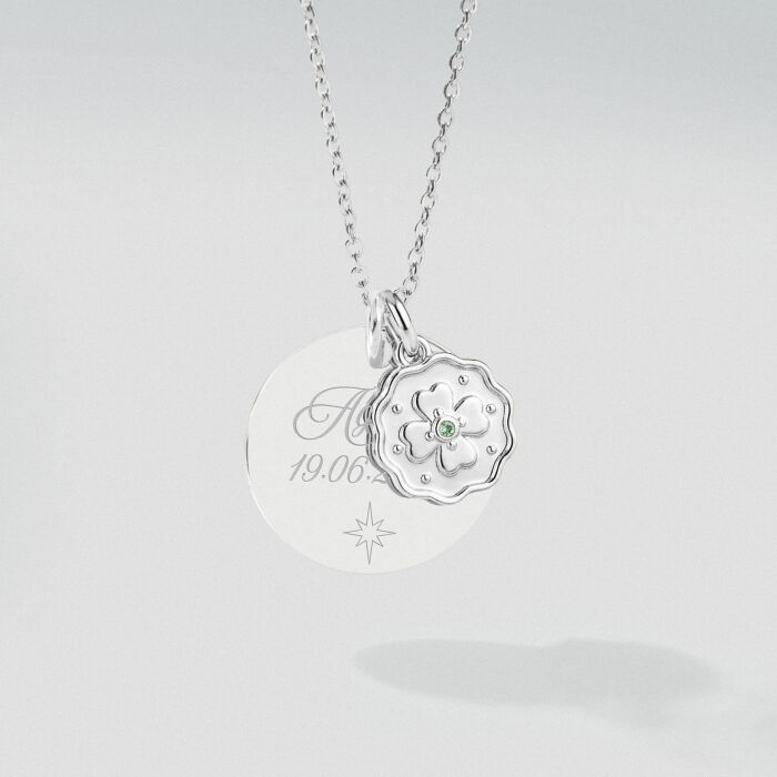 Pendentif personnalisé médaille gravée argent 19 mm et breloque trèfle mini zircon vert 10 mm - texte pictogramme