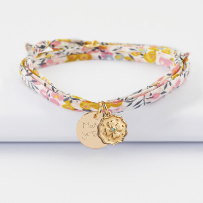Bracelet 3 tours Liberty personnalisé médaille gravée plaqué or 15 mm et breloque trèfle mini zircon vert 10 mm - écrit