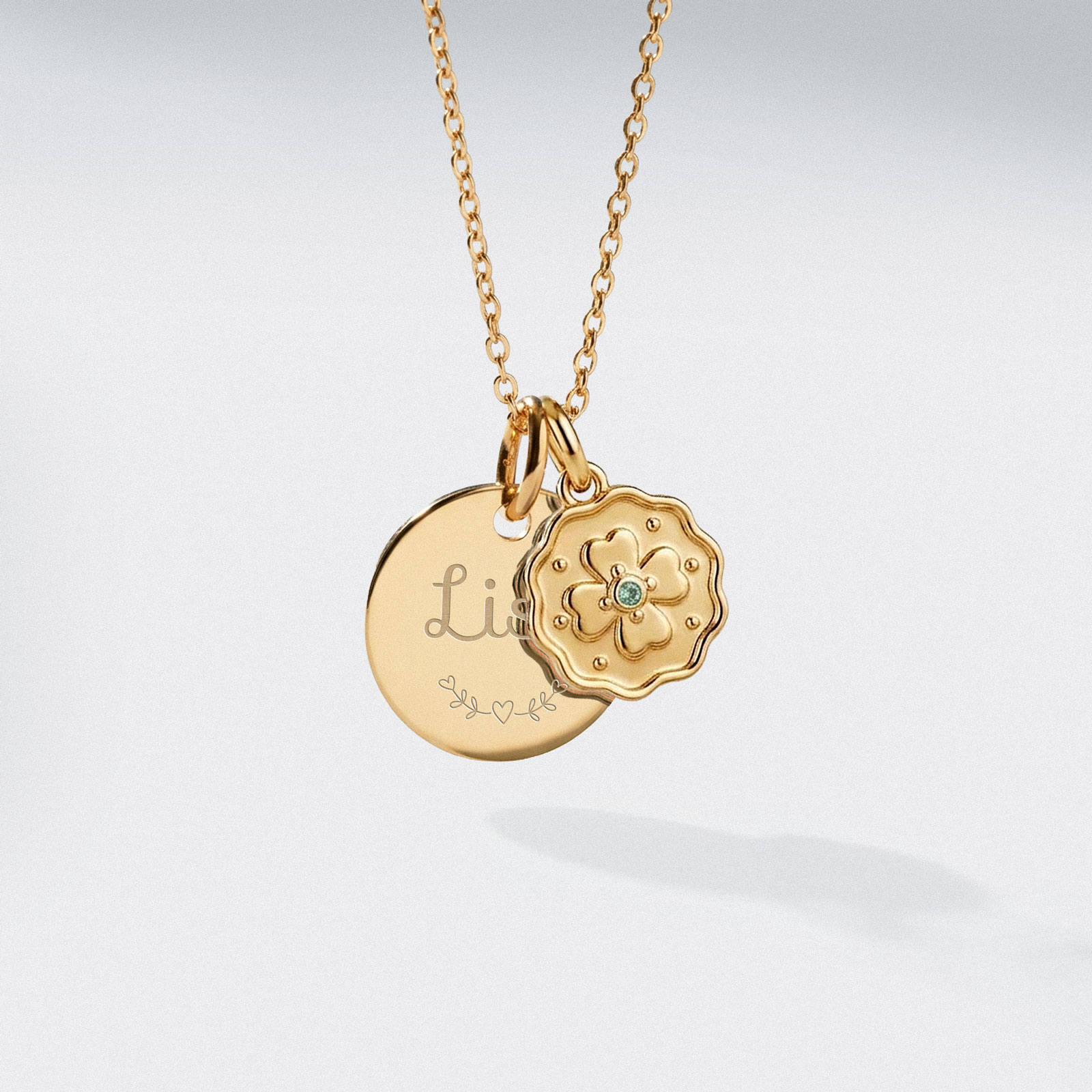 Pendentif enfant personnalisé médaille gravée plaqué or 15 mm et breloque trèfle mini zircon vert 10 mm