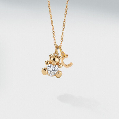 Pendentif enfant ourson coeur zircon plaqué or 11 mm et breloque lettre initiale 5 mm - Face