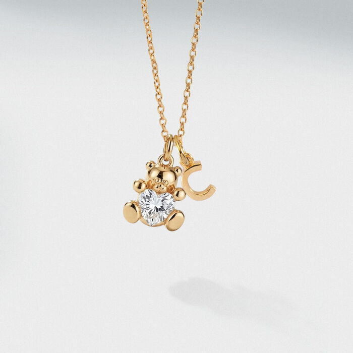 Pendentif enfant ourson coeur zircon plaqué or 11 mm et breloque lettre initiale 5 mm - Face