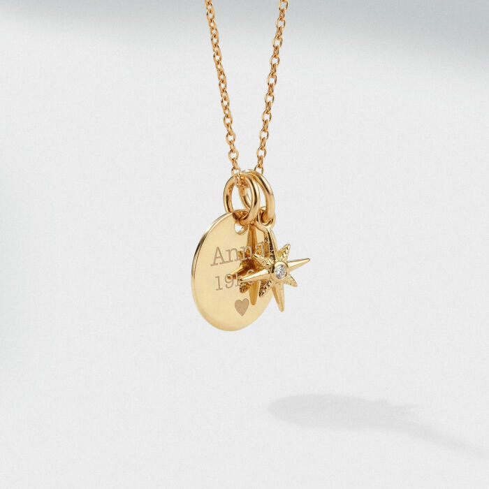 Pendentif enfant personnalisé médaille gravée plaqué or 15 mm et breloque étoile du Nord plaqué or 11 mm - texte pictogramme