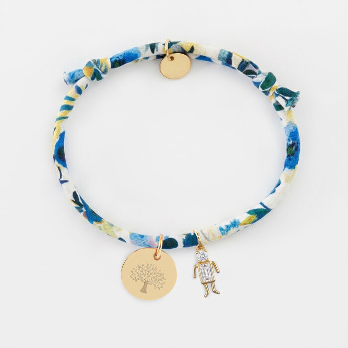 Bracelet enfant Liberty personnalisé médaille gravée plaqué or 15 mm et breloque silhouette scintillante - illustration
