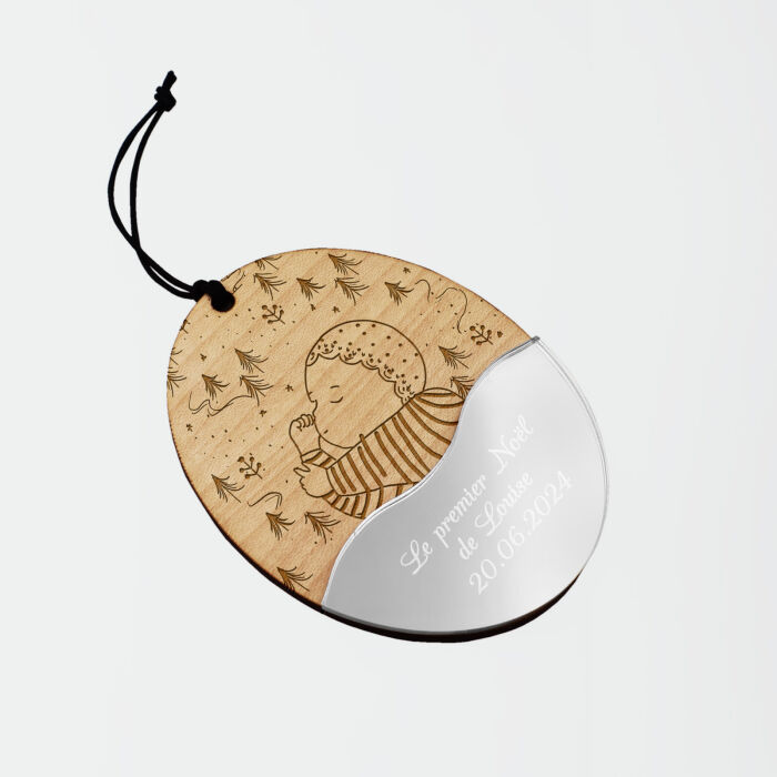Boule de Noël personnalisée Bébé bois gravé - HappyBulle x MyLovelyThing - texte