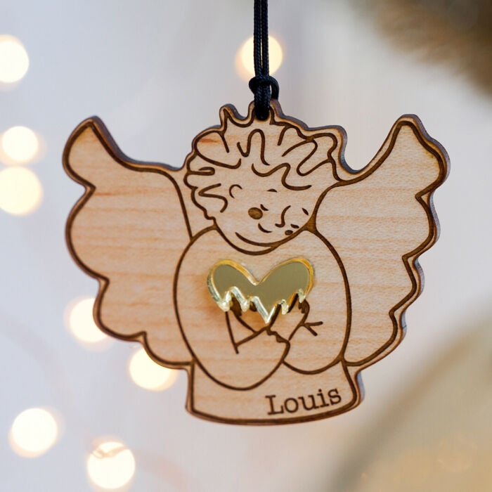Boule de Noël personnalisée Ange Câlin bois gravé - HappyBulle x MyLovelyThing - ambiance