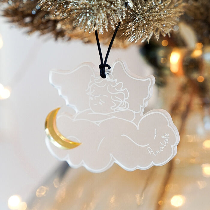 Boule de Noël personnalisée Ange Nuage acrylique givré gravé - HappyBulle x MyLovelyThing - ambiance