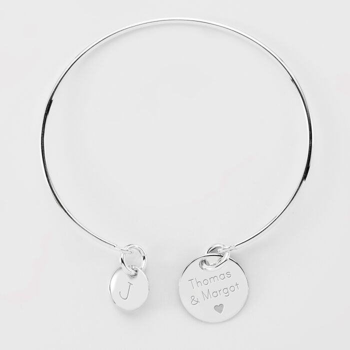 Bracelet personnalisé jonc argent médaille gravée 15 mm et breloque ronde 10 mm - prénoms