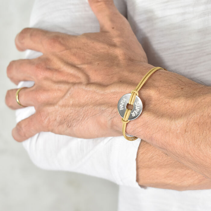 Bracelet homme personnalisé cordon double médaille gravée argent cible 20 mm  porté 2