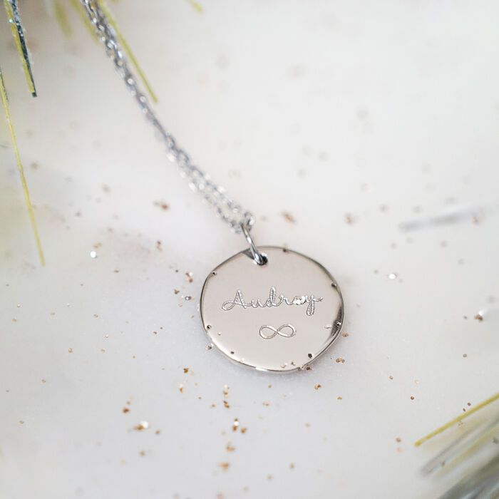 Ciondolo personalizzato medaglietta contorno scintillante incisa argento 16 mm