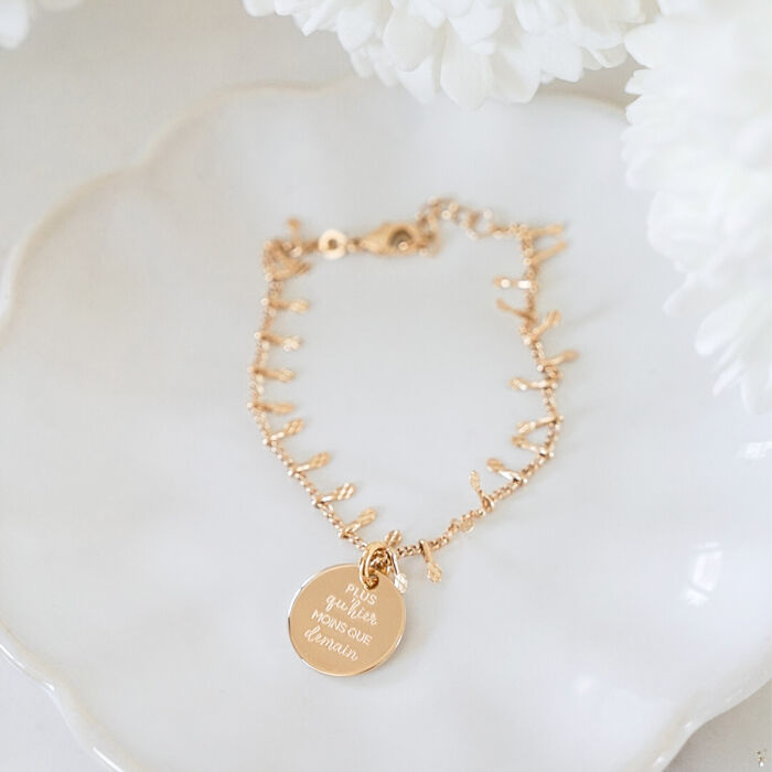 Personalised Gold-Plated Drop Charm Chain Bracelet with 15 mm Engraved Disc Pendant