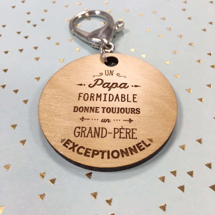 Porte-clés gravé bois médaille ronde 50 mm - Edition spéciale "Grand-père exceptionnel" - ambiance