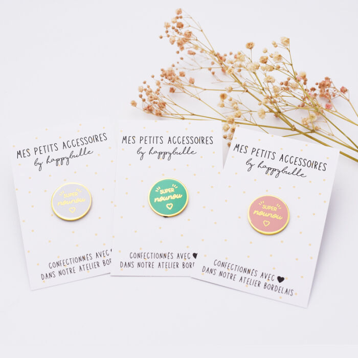Pin's Super nounou  - coloris aléatoire ambiance pastel