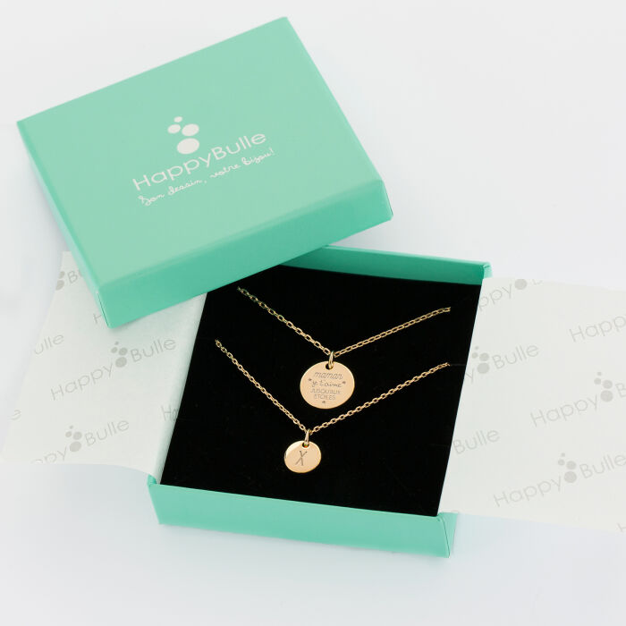 Duo de pendentifs personnalisés médailles gravées plaqué or 15 mm et 10 mm - illustration + initiale