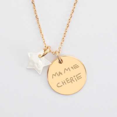 Pendentif personnalisé médaille gravée plaqué or 19 mm et breloque nacre 10 mm - écrit