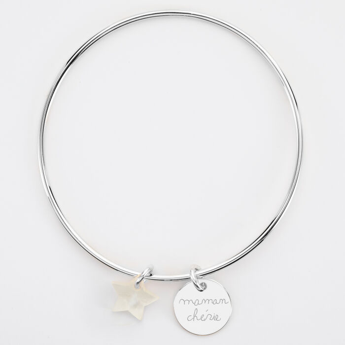 Bracelet personnalisé jonc argent médaille gravée 15 mm et breloque nacre 10 mm - texte bis