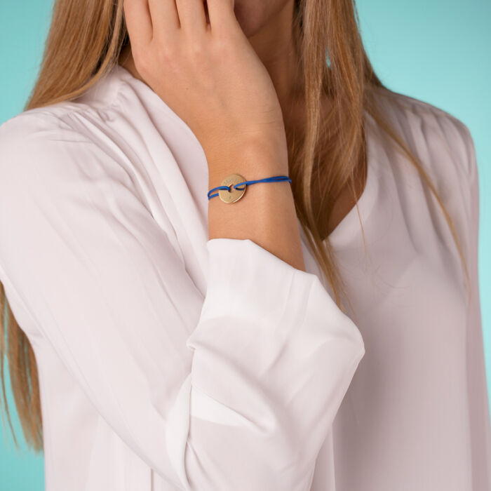 Bracelet personnalisé médaille gravée plaqué or cible 20mm photo porté