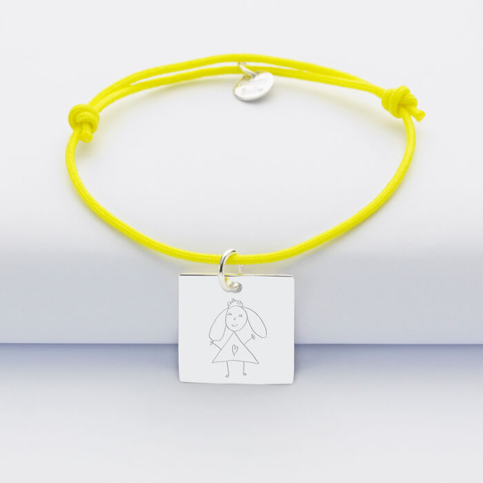 Bracelet personnalisé médaille gravée argent dormeuse carrée 18x18 mm dessin