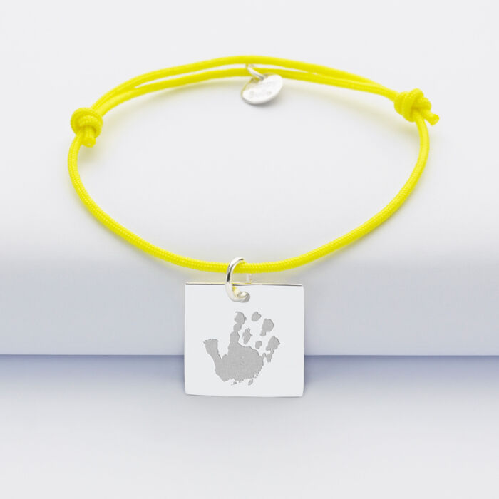 Bracelet personnalisé médaille gravée argent dormeuse carrée 18x18 mm empreintes