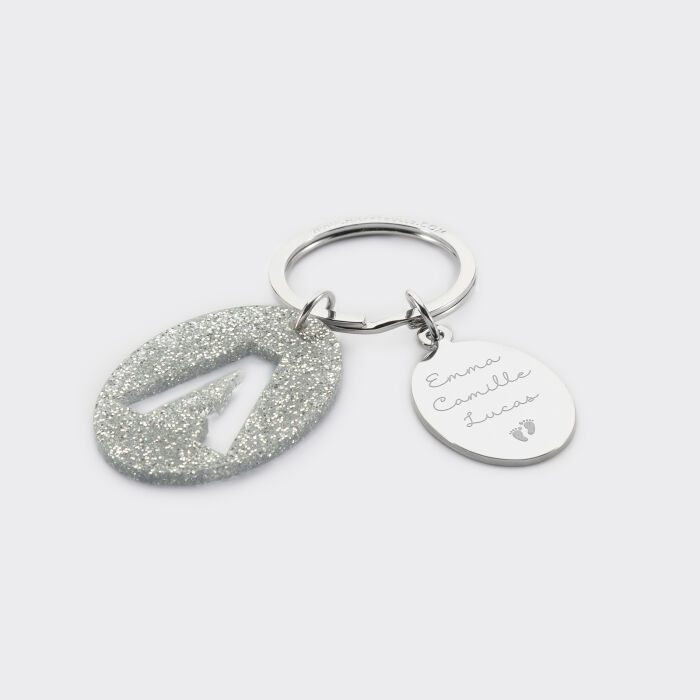 Porte-clés personnalisé médaille gravée ovale acier et breloque initiale acrylique pailleté argenté - texte