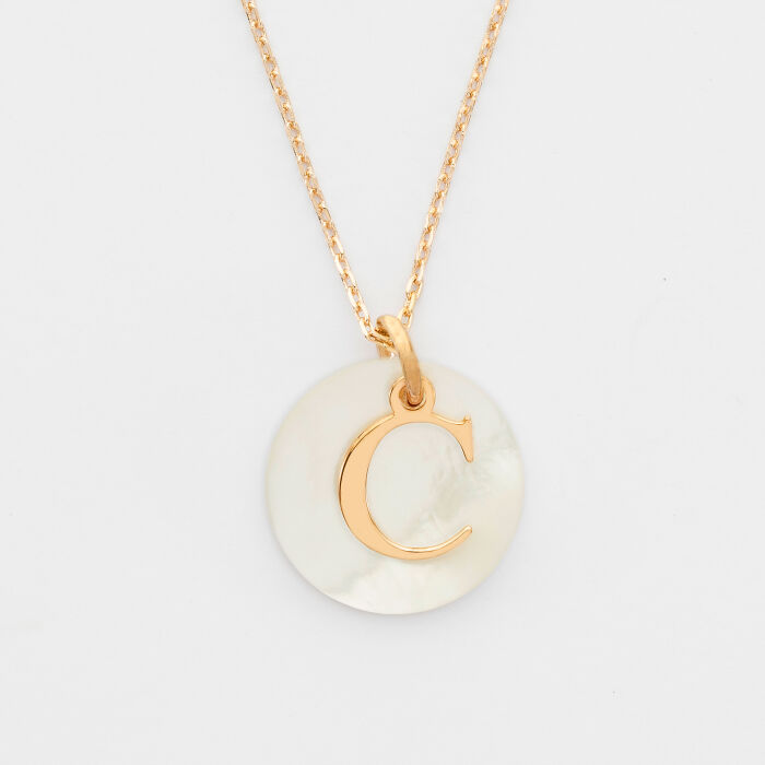 Pendentif personnalisé médaille plaqué or lettre initiale 14 mm et médaille nacre 19 mm message caché gravé 2