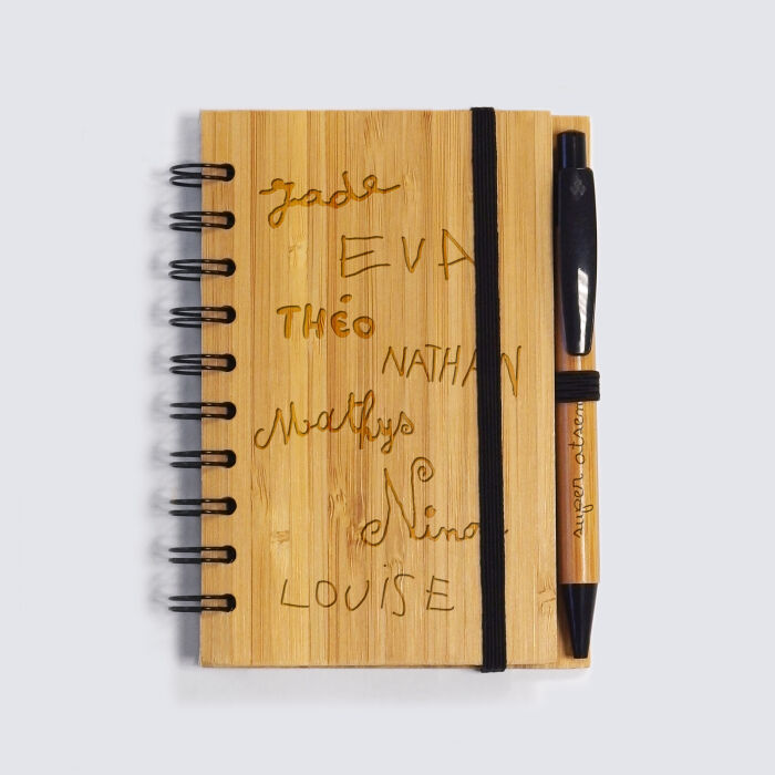 Carnet bambou personnalisé 11,5x15 cm et stylo gravé - Nos petis imparfaits