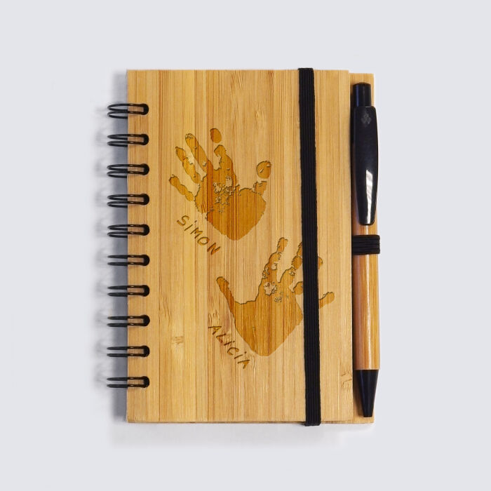 Carnet bambou personnalisé 11,5x15 cm et stylo gravé - Nos petis imparfaits