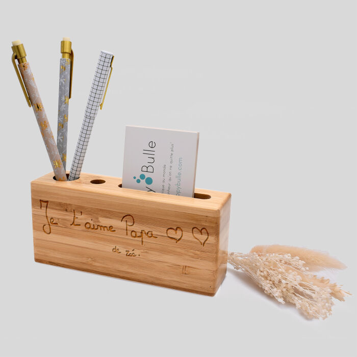 Support bureau 14,6x6,5 cm bois gravé photo mise en situation bureau