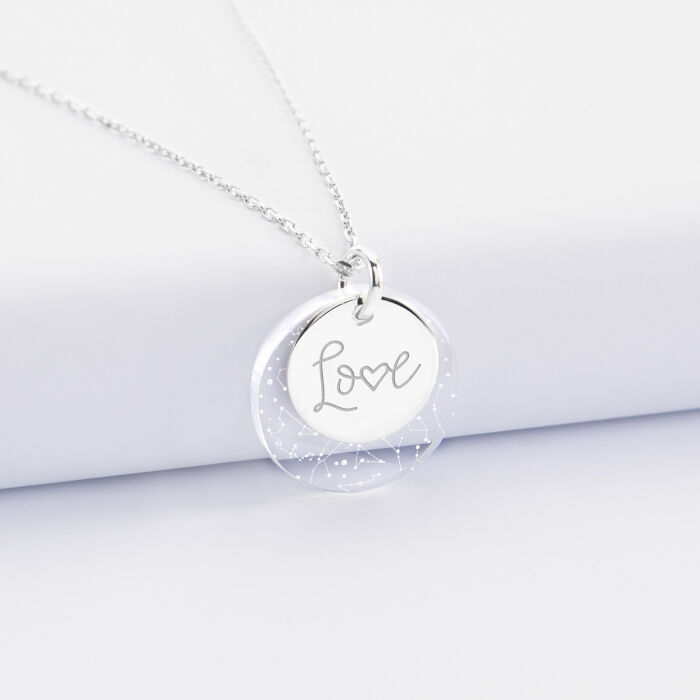 Pendentif personnalisé double médailles gravées argent 15 mm et acrylique 20 mm - illustration