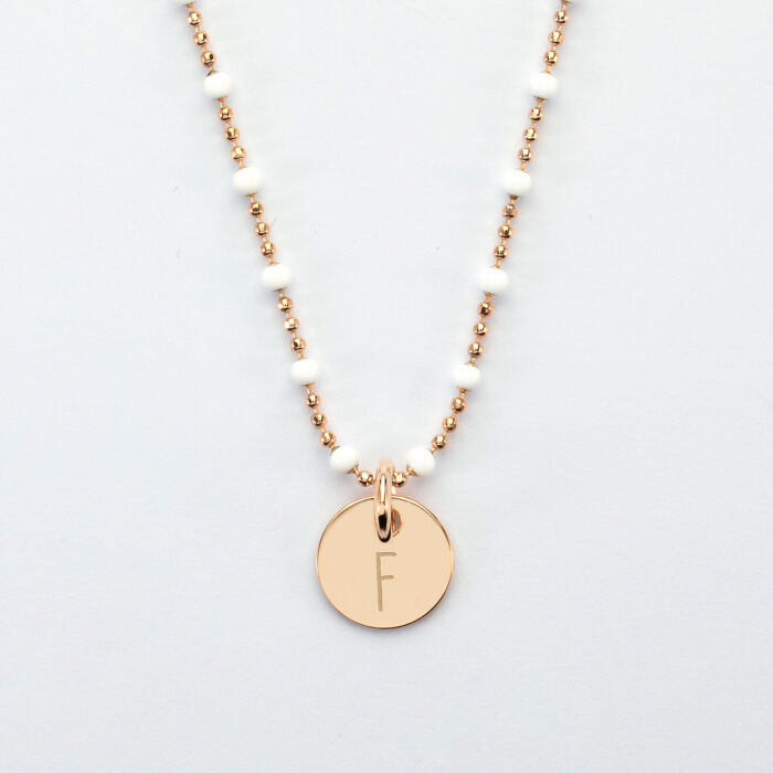 Collier perles colorées personnalisé médaille gravée plaqué or 10 mm