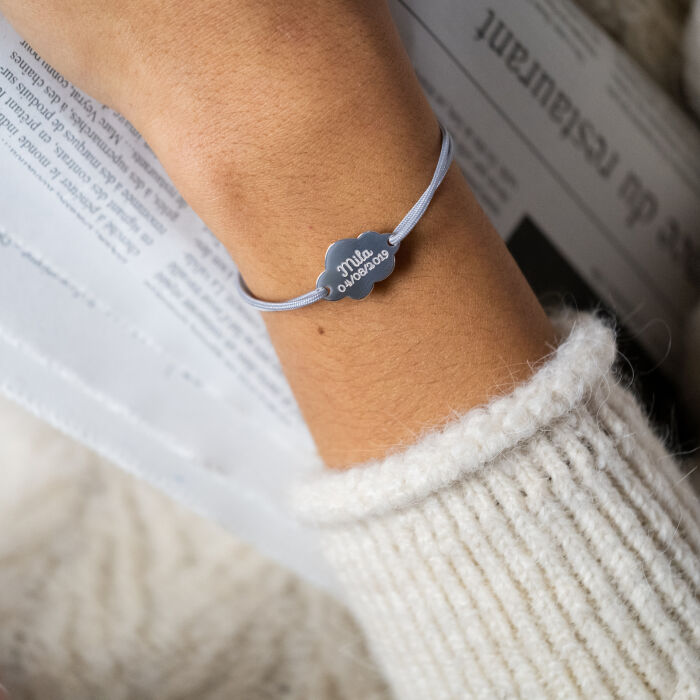 Bracelet personnalisé médaille gravée argent nuage 2 trous 20x14 mm porté