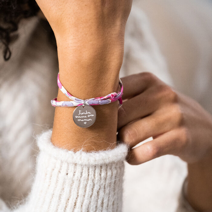 Liberty 3 turn bracelet with personalised engraved silver medallion 19 mm - sketch