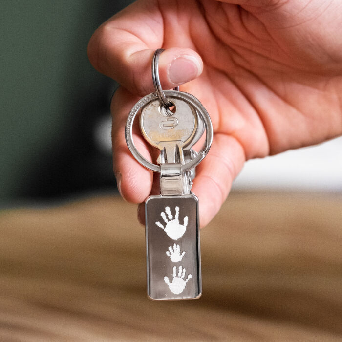 Porte clé personnalisé acier rectangle 41x22 mm - porté