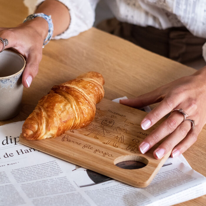 Planche à découper personnalisée bambou gravé 20x15 cm - porté