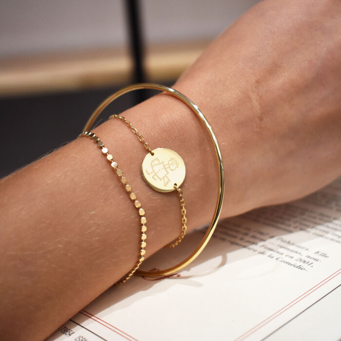 Trio bracelets personnalisés Jonc, Pastille et Chaine médaille gravée plaqué or 15 mm - porté