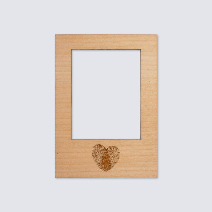 Cadre polaroïd personnalisé gravé bois aimanté petit format 68x97 mm - empreintes coeur