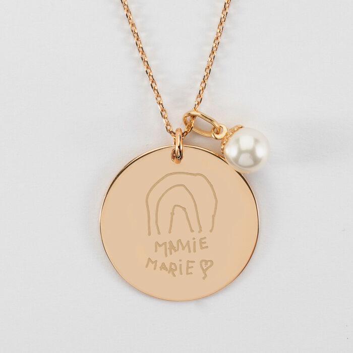 Pendentif personnalisé médaille gravée plaqué or 27 mm et breloque perle nacre 10 mm - dessin