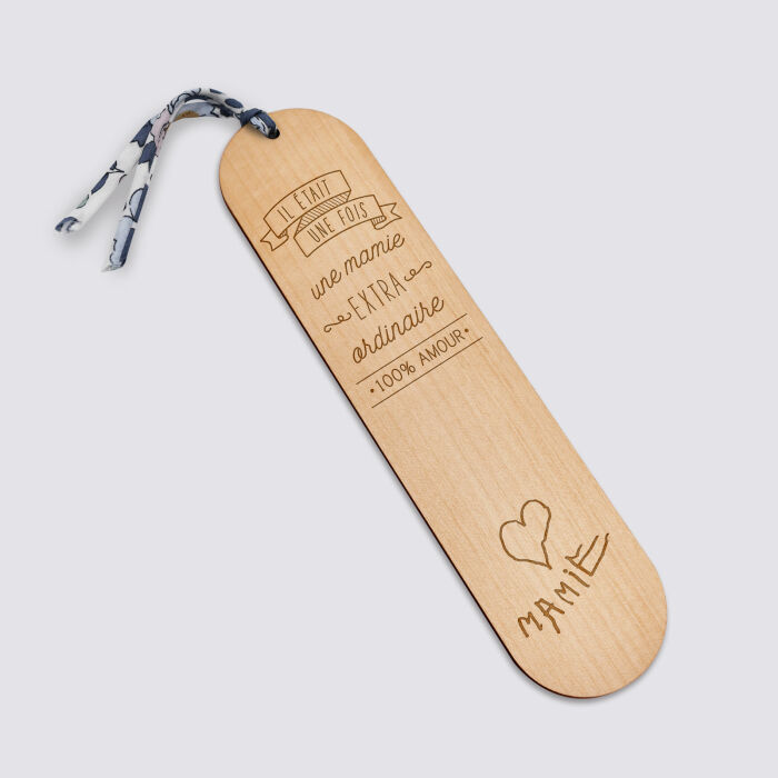 Marque page personnalisé bois gravé avec cordon liberty - édition spéciale "Bonne lecture mamie" - manuscrit