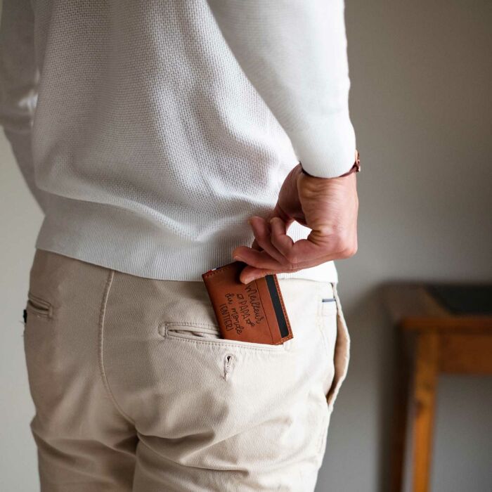 Porte-carte personnalisé cuir couleur fauve 9,7x7,3cm - ambiance poche