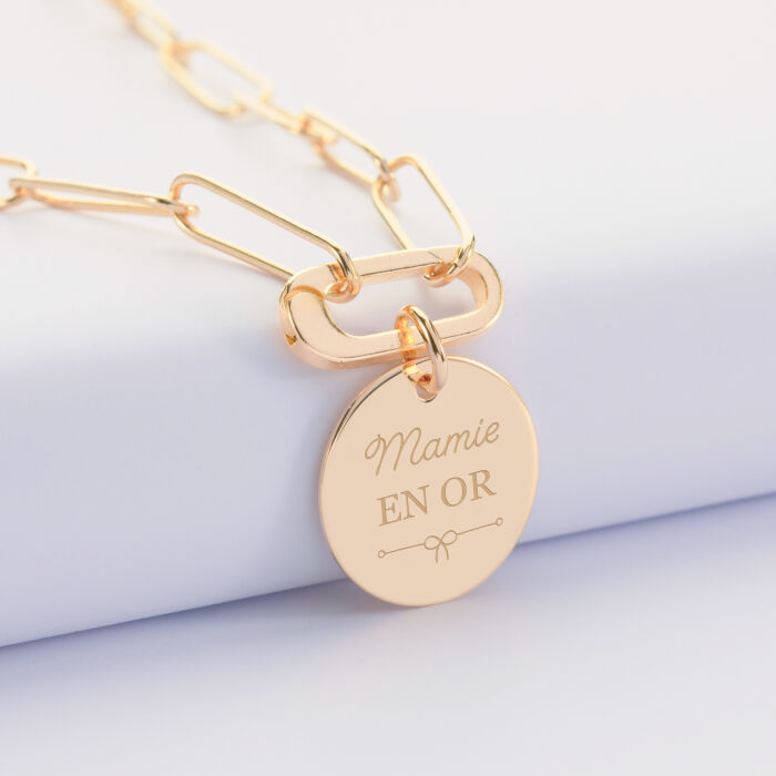 Collier personnalisé grandes mailles mousqueton médaille gravée plaqué or 19 mm - illustration
