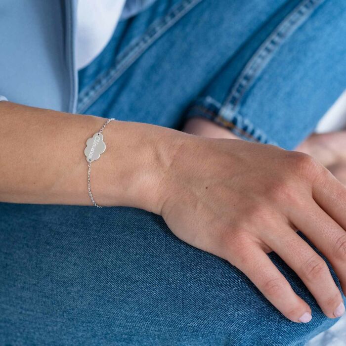 Bracelet chaîne personnalisé médaille gravée argent nuage 2 trous 20x14 mm - porté