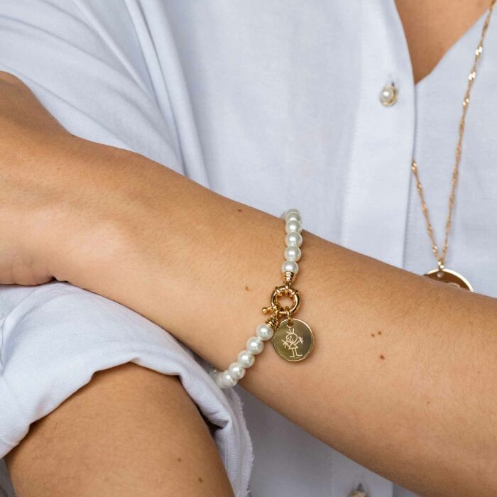 Personalized bracelet Majorca pearls clasp engraved medal gold plated 15 mm