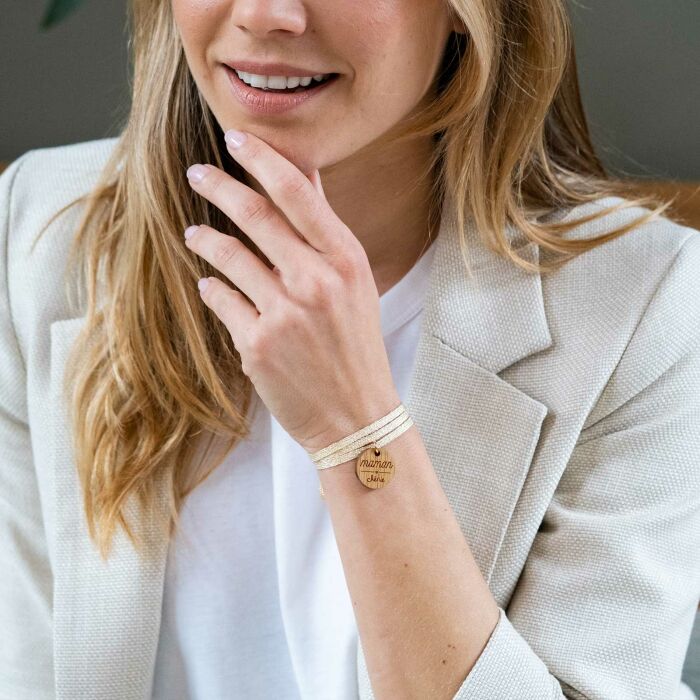 Bracelet 3 tours médaille gravée bois dormeuse ronde 20 mm "Maman chérie" cadeau maman chérie