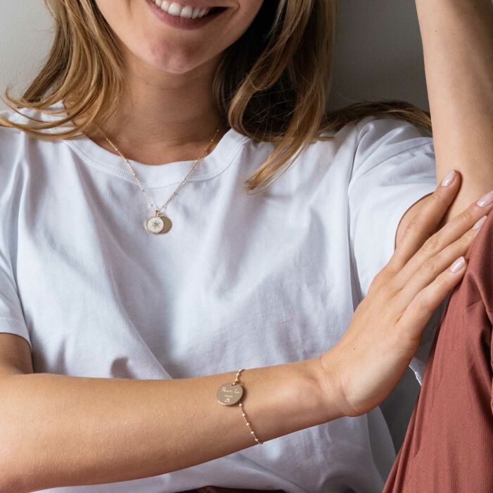 Personalised engraved gold-plated medallion colored beads bracelet 19 mm