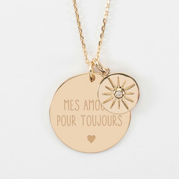 Pendentif personnalisé médaille gravée plaqué or 27 mm et breloque soleil scintillant 14 mm texte picto