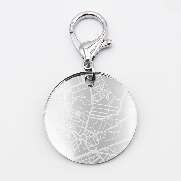 Porte-clés personnalisé gravé acrylique miroir argent médaille ronde 50 mm "Geo map" Servan