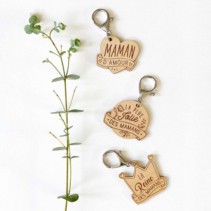 Porte-clés gravé bois médaille coeur 47x50 mm - édition spéciale "maman d'amour" - ambiance