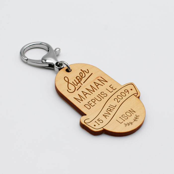 Porte-clés personnalisé gravé bois médaille ovale 58x43 mm - "Super maman depuis" biais